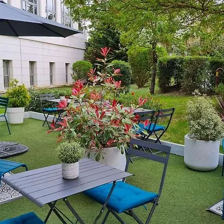 Campanile Paris Cdg Airport Villepinte Отель