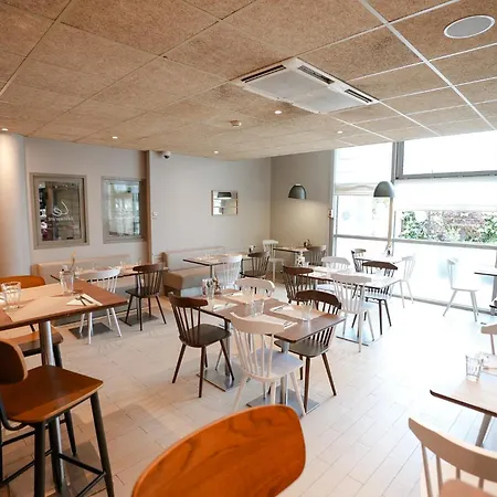 Отель Campanile Paris Cdg Airport Villepinte