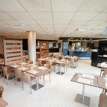 Campanile Paris Cdg Airport Villepinte 3*