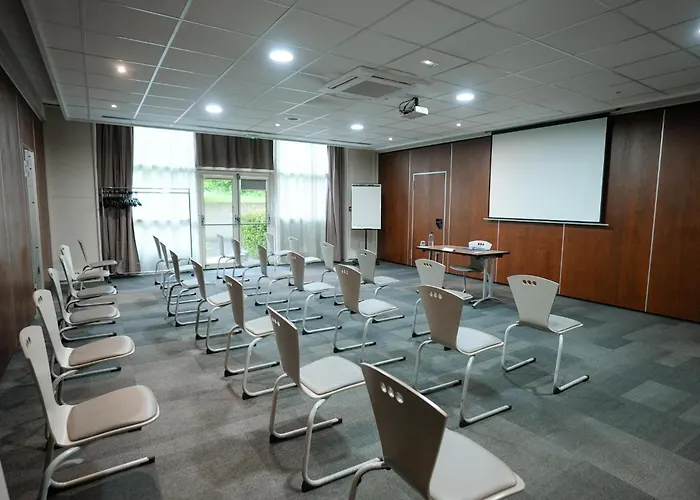 Hotel Campanile Paris Cdg Airport Villepinte 3*