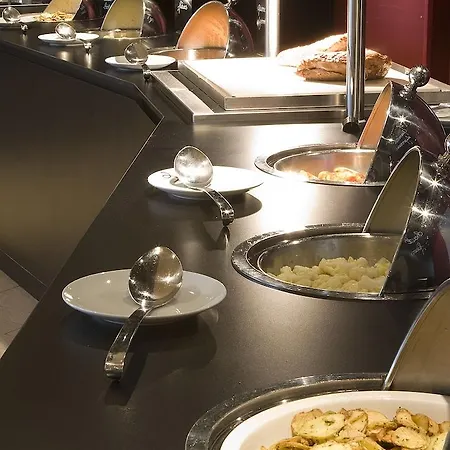 Hotel Campanile 3*