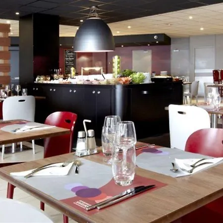 Hotel Campanile Roissy-en-France