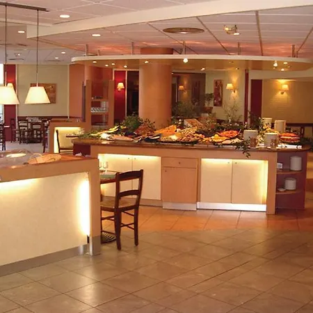 Campanile 3* Roissy-en-France